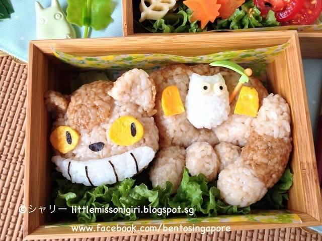 รูปภาพ:http://littlemissbento.com/wp-content/uploads/2013/08/Catbus-Bento-980x735.jpg