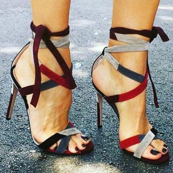 รูปภาพ:http://trend2wear.com/wp-content/uploads/2017/06/stunning-heels-1-3.jpg
