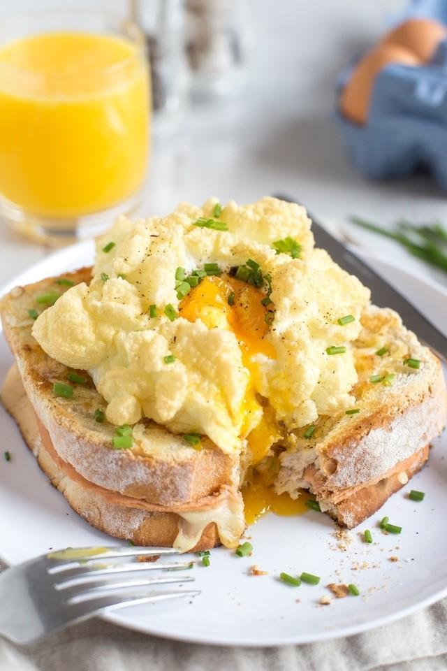 รูปภาพ:https://images.britcdn.com/wp-content/uploads/2017/06/Cloud-egg-croque-madame-12.jpg?fit=max&w=800