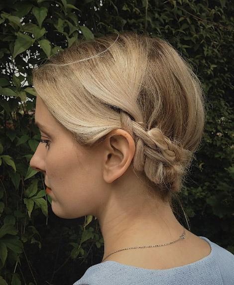 รูปภาพ:http://styleskinner.com/wp-content/uploads/2017/05/110-braided-updo.jpg