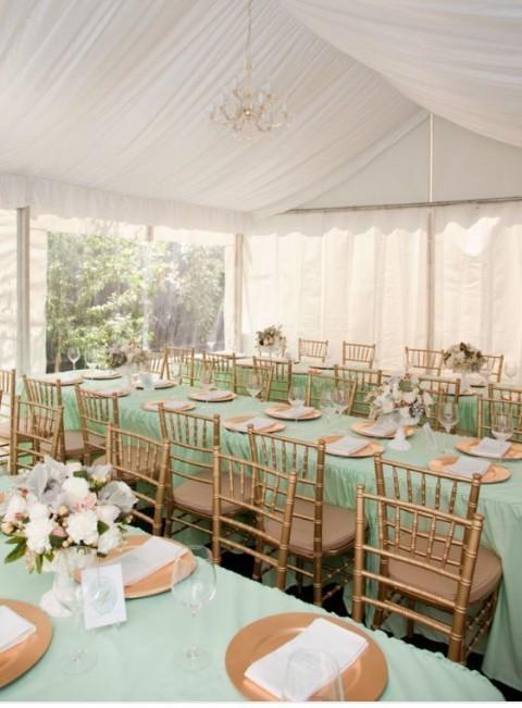 รูปภาพ:http://www.weddinginclude.com/wp-content/uploads/2016/05/mint-and-gold-Wedding-Table-Decoration.jpg