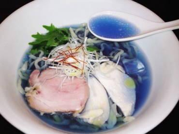 รูปภาพ:http://blog.bridge.jpn.com/wp-content/uploads/2012/07/blue_ramen.jpg