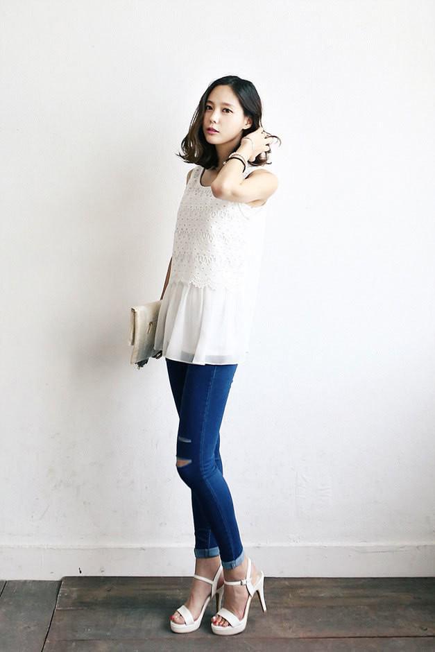 รูปภาพ:https://www.koreanfashionstore.com/korean-fashion/20150106/jeans-korea/Clean-Cut-Skinny-Jean-03.jpg