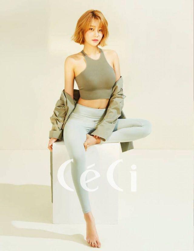 รูปภาพ:http://celebmafia.com/wp-content/uploads/2017/03/aoa-yuna-c%C3%A9ci-magazine-march-2017-3.jpg