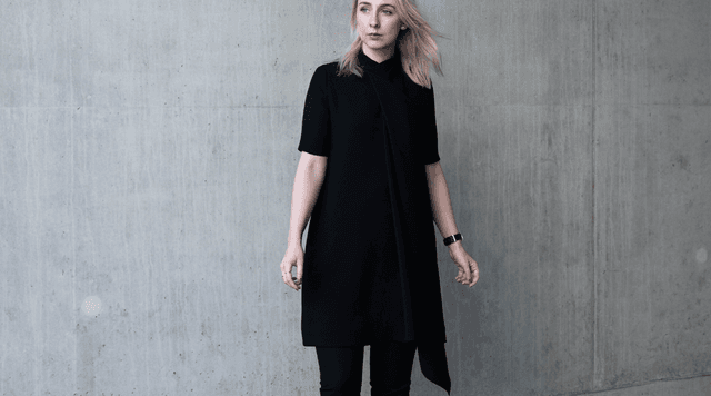 รูปภาพ:https://noanoir.com/content/images/2016/02/noa-noir-fashion-outfit-all-black-monochrome-minimal-streetstyle-inspiration-cos-dress-over-pants-0.png