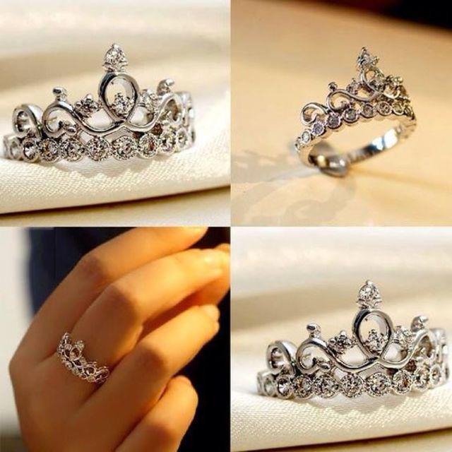 ตัวอย่าง ภาพหน้าปก:น่าสวม Crown rings แฟชั่นแหวน 'มงกุฏ' สุดเริ่ด สวยชิคแบบควีนๆ 