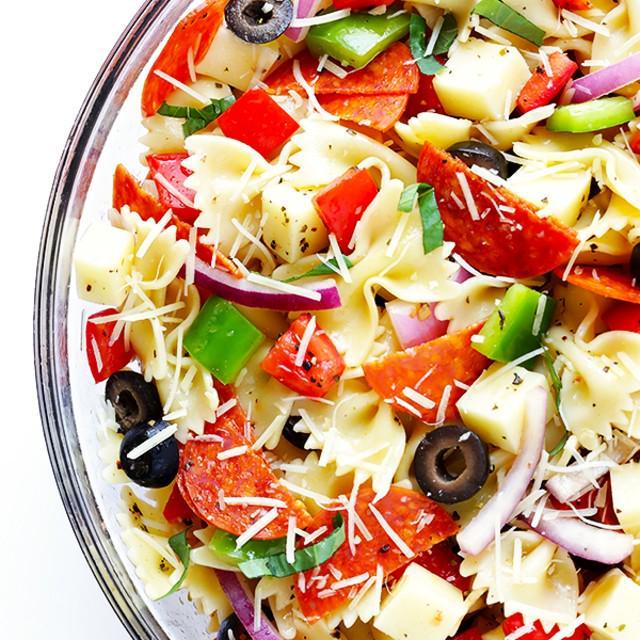 ภาพประกอบบทความ Pizza Pasta Salad สูตรทำสลัดพิซซ่า อร่อยฟินอิ่มสบายท้องฉบับไขมันต่ำ