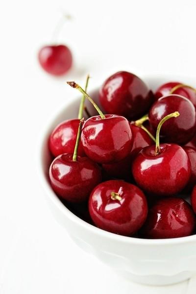 รูปภาพ:http://img.allw.mn/content/bl/ze/lqqk5_food_fruit_plant_produce_cherry.jpg