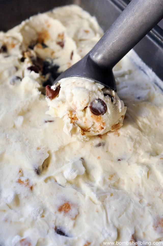 รูปภาพ:http://www.iheartnaptime.net/wp-content/uploads/2015/06/Smores-No-Churn-Ice-Cream-Recipe.jpg
