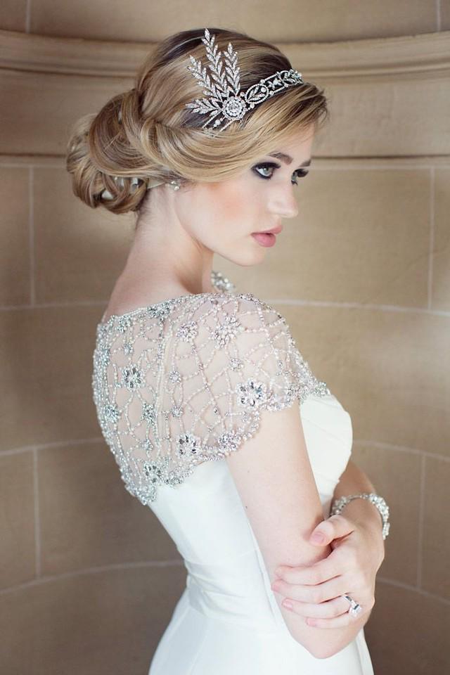 รูปภาพ:http://www.hairsea.com/wp-content/uploads/2015/10/Best-Exquisite-Hair-Adornments-for-the-Bride41.jpg