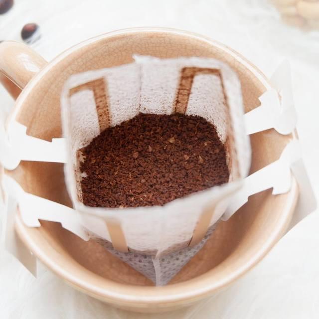 ตัวอย่าง ภาพหน้าปก:HOME DRIP COFFEE กาแฟดริป ที่สามารถทำเองได้ที่บ้าน 