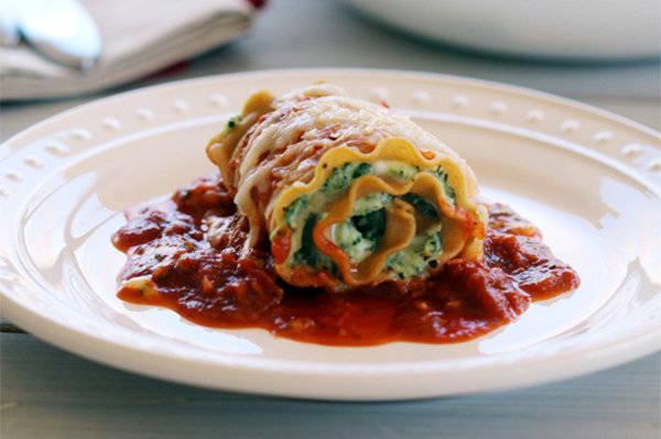 รูปภาพ:http://cdn.skinnyms.com/wp-content/uploads/2012/12/Skinny-Lasagna-Rolls2.jpg