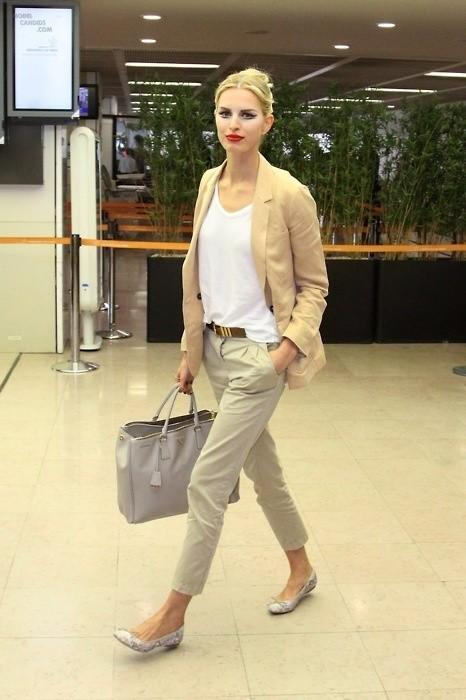 รูปภาพ:http://i.styleoholic.com/stylish-and-comfy-work-outfits-with-flats-16.jpg