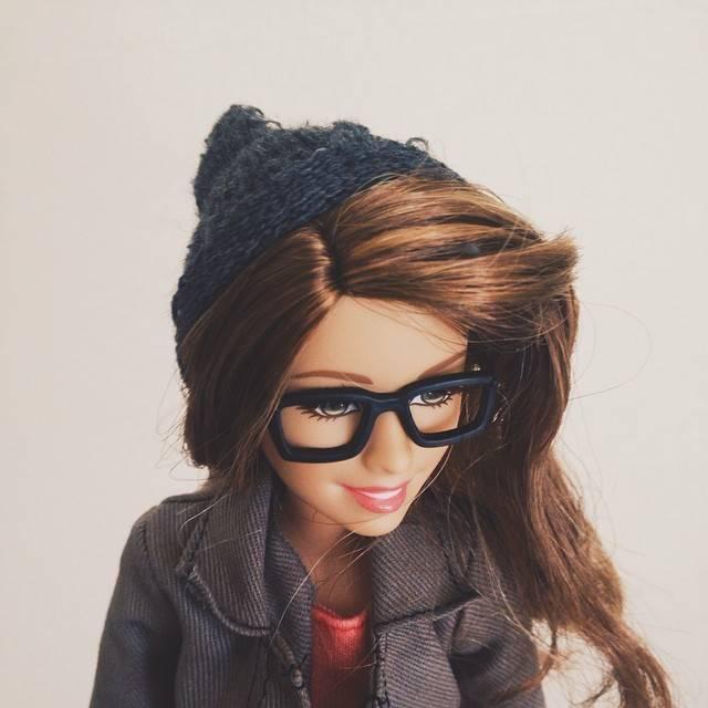 รูปภาพ:http://static.boredpanda.com/blog/wp-content/uploads/2015/09/instagram-barbie-hipster-7.jpg