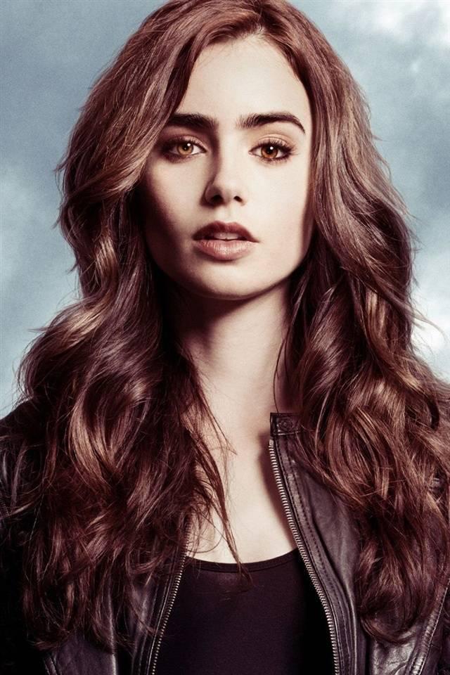 รูปภาพ:http://vignette2.wikia.nocookie.net/marvelcomicsfanon/images/4/45/Lily-collins-photos-12.jpg