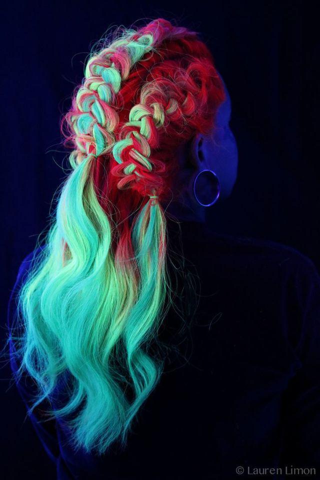 รูปภาพ:https://s-media-cache-ak0.pinimg.com/736x/70/c2/9f/70c29fe7966ac6f2793171e1be66ef9d--rasta-hair-vivid-colors.jpg