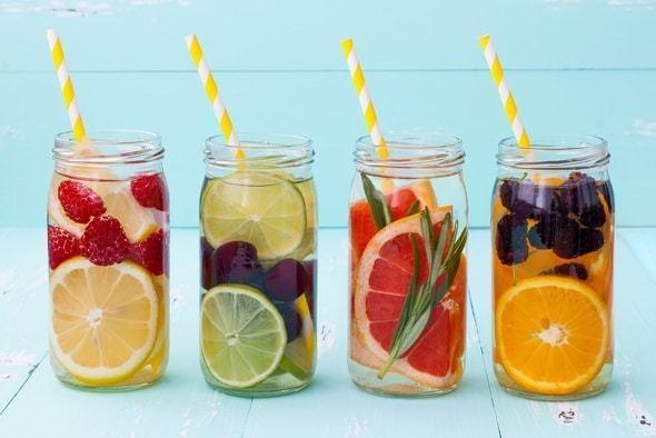 รูปภาพ:https://cdn.authoritynutrition.com/wp-content/uploads/2016/06/four-jars-of-fruit-infused-detox-water.jpg