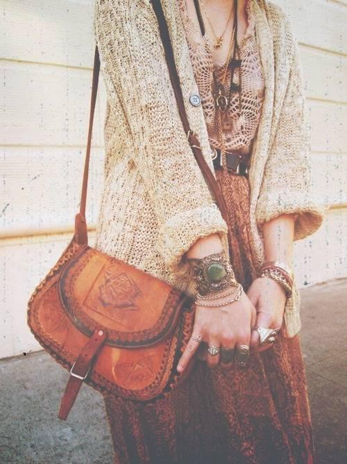 รูปภาพ:http://petitedresses.info/wp-content/uploads/2014/10/tumblr-fashion-vintagesteenage-girls-outfits-for-school-and-college-vintage-clothing-2ax3sfae.jpg
