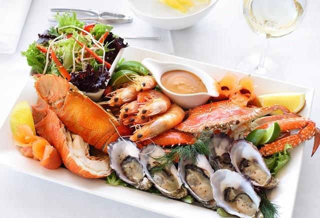 รูปภาพ:http://www.alfies.net.au/wp-content/uploads/2015/05/seafood-restaurant-sunshine-coast-caloundra.jpg