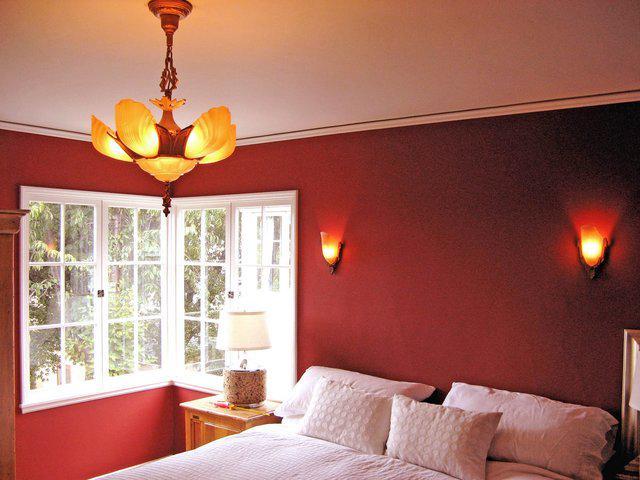รูปภาพ:http://idolza.com/a/f/e/elegant-cool-colors-to-paint-a-room-with-maroon-wall-ideas-bedroom-and-stunning_colors-to-paint-a-bedroom_interior-design-styles-homes-for-sale-portland-or-house-ideas-decora.jpg