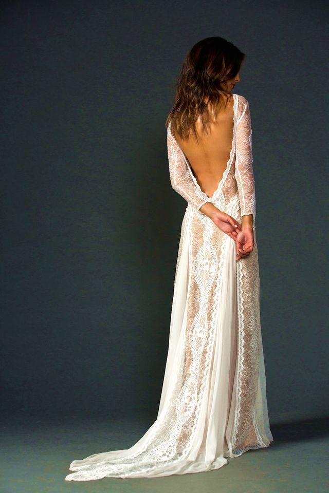 รูปภาพ:http://www.preppychic.club/wp-content/uploads/2017/05/34-unforgettable-boho-wedding-dresses-that-will-amaze-you-17.jpg