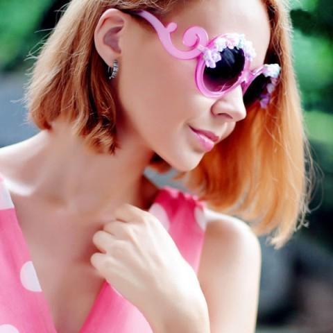 รูปภาพ:http://i.styleoholic.com/15-Romantic-Flower-Sunglasses-For-Summer12.jpg