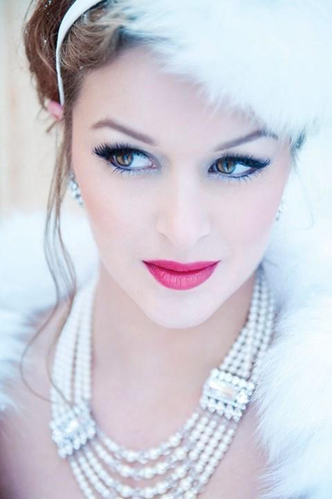 รูปภาพ:http://adworks.pk/wp-content/uploads/2015/10/4-Makeup-For-winter-Bridals-5.jpg
