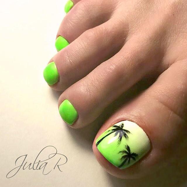 รูปภาพ:https://naildesignsjournal.com/wp-content/uploads/2017/08/new-nail-designs-toes-green-base-black-tropical-art.jpg