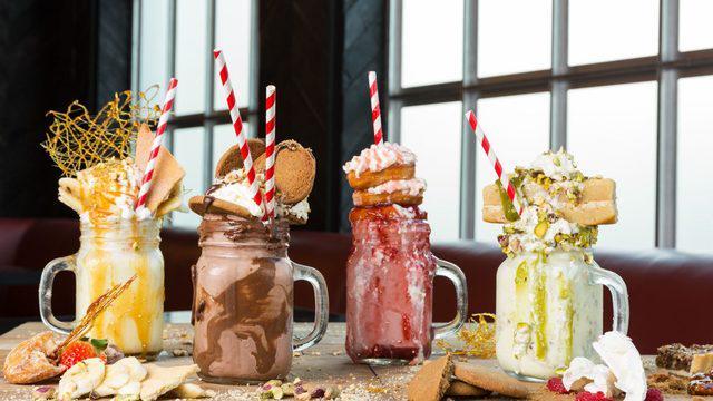 รูปภาพ:http://www.wallpapersde.com/wp-content/uploads/2016/12/Freak-Shake-Freakshakes-Milchshake-Kuchen-1600x900.jpg