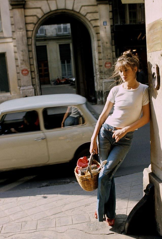 รูปภาพ:http://assets.vogue.com/photos/5891af8ff88f7c2037367a35/master/pass/1-jane-birkin.jpg