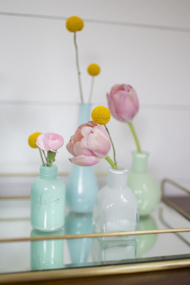 รูปภาพ:http://www.howsweeteats.com/wp-content/uploads/2015/12/How-Sweet-It-Is-finished-bud-vases-2.jpg