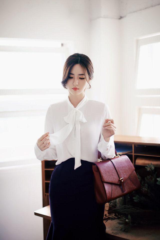 รูปภาพ:https://s-media-cache-ak0.pinimg.com/736x/e5/6a/35/e56a35d22b5401405f05e05c85d90707--teen-fashion-korean-fashion.jpg