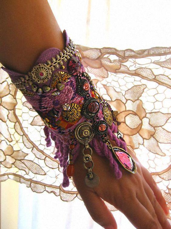 รูปภาพ:http://trend2wear.com/wp-content/uploads/2017/08/gorgeous-tribal-jewellery-16.jpg