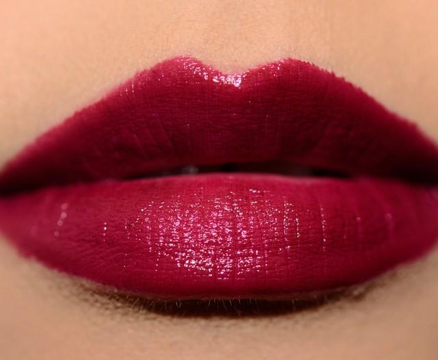 รูปภาพ:http://www.temptalia.com/wp-content/uploads/2017/01/chanel_cassis_004_lipswatch.jpg