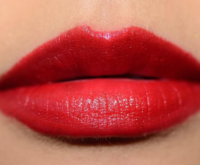 รูปภาพ:http://www.temptalia.com/wp-content/uploads/2017/01/chanel_rouge_004_lipswatch.jpg