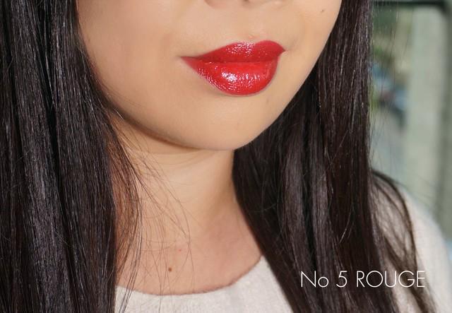 รูปภาพ:http://thebeautylookbook.com/wp-content/uploads/2017/01/Chanel-Le-Rouge-Crayon-de-Couleur-No-5-Rouge.jpg