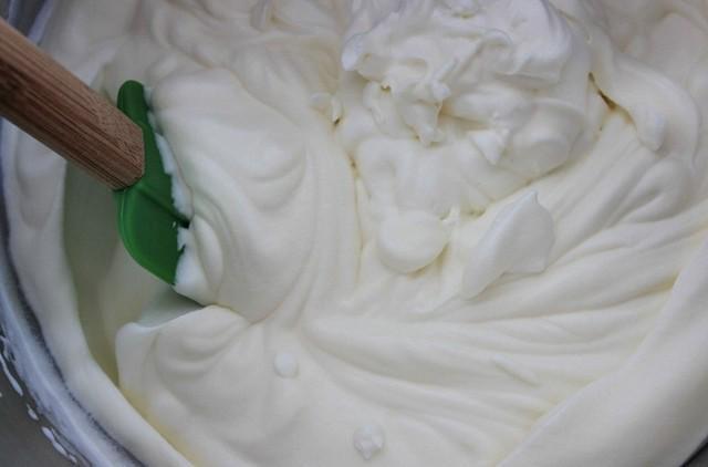 รูปภาพ:http://blommi.com/wp-content/uploads/Caramel-apple-ice-cream-whipped-cream.jpg