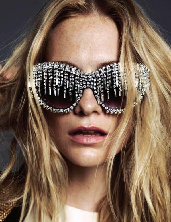 รูปภาพ:http://glamradar.com/wp-content/uploads/2015/05/embellished-beads-sunnies.jpg