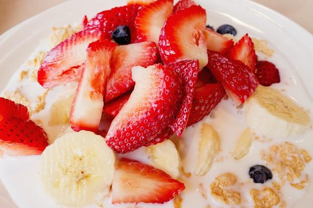 รูปภาพ:http://truequickweightloss.com/wp-content/uploads/2015/01/strawberries_and_cereal.jpg