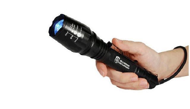รูปภาพ:https://purewows3.imgix.net/images/articles/2017_07/self-defense-zoomable-flashlight-1.jpg
