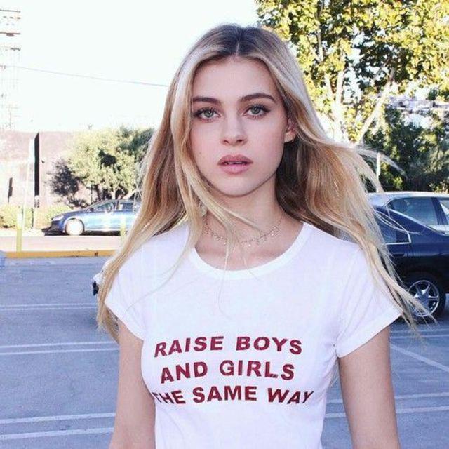 ภาพประกอบบทความ 20 ไอเดีย 'แฟชั่น Black Tone' ของสาวสวย หุ่นแซ่บ Nicola Peltz