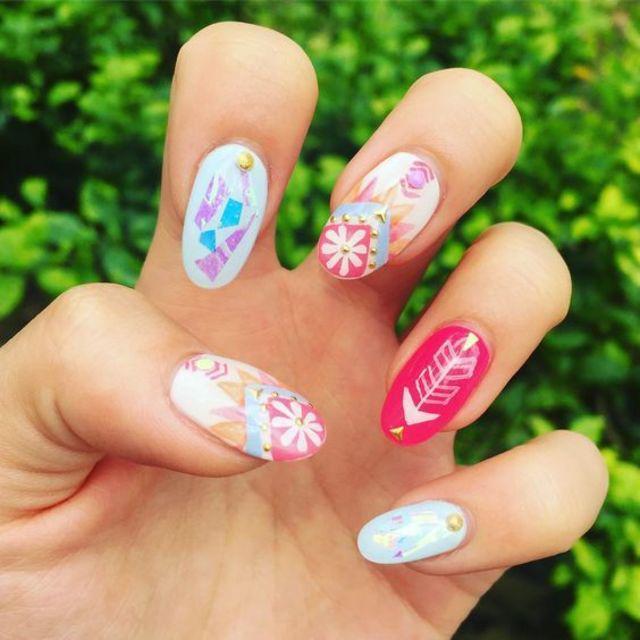 ภาพประกอบบทความ 20 ไอเดียลายเล็บแบบ 'Summer Nails' น่ารักสดใส มีความเก๋แบบคูณสิบ