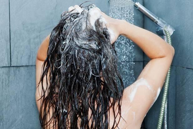 รูปภาพ:http://goodtoknow.media.ipcdigital.co.uk/111/000011a9e/54c4_orh412w625/Hair-washing-woman-in-the-shower.jpg
