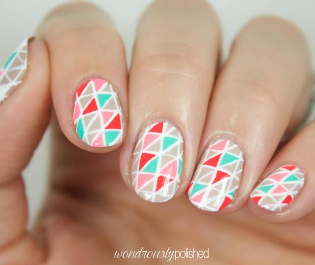 รูปภาพ:http://shortnaildesigns.net/wp-content/uploads/2015/07/Geometric-Neon-Nails.jpg