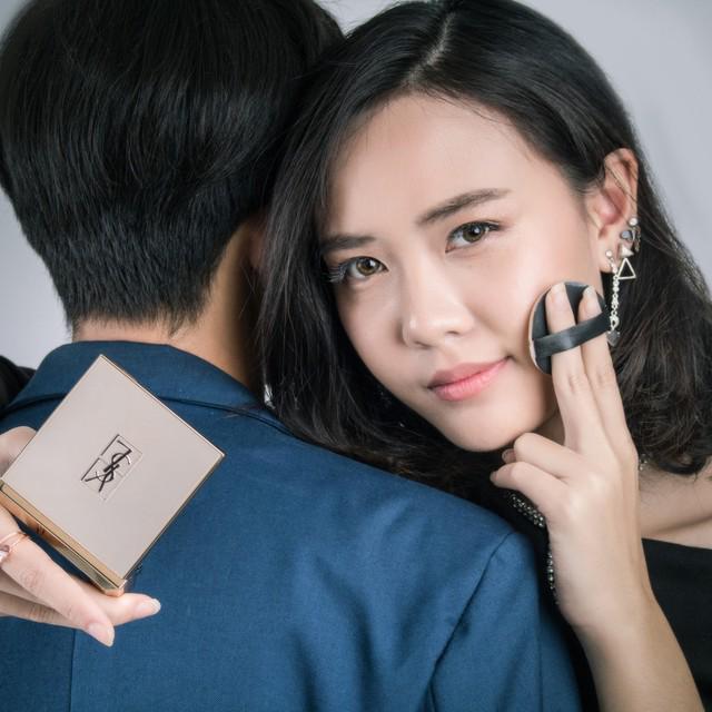 ตัวอย่าง ภาพหน้าปก:รีวิวก่อนใคร! คุชชั่นสายฝ. YSL แต่งแบ๊วลุคดิวอี้...สวยดูดีแบบสาวเกาหลี!!