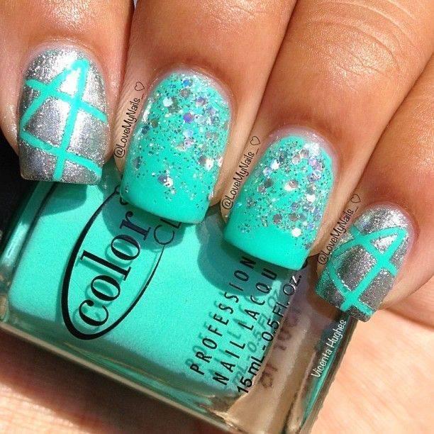 รูปภาพ:http://shortnaildesigns.net/wp-content/uploads/2015/07/Turquise-Nails-With-A-Silver-Glitter.jpg