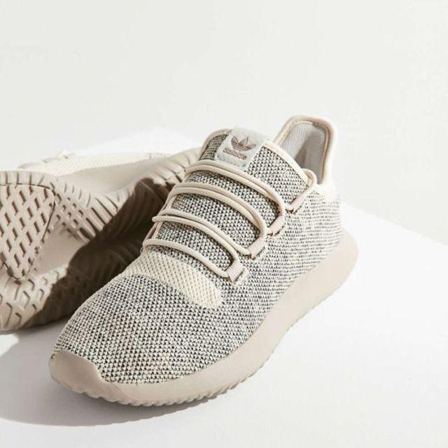 ภาพประกอบบทความ 23 ไอเดีย 'Knit Sneakers รองเท้าผ้าใบถักลาย' มีสไตล์แบบรองเท้าถัก