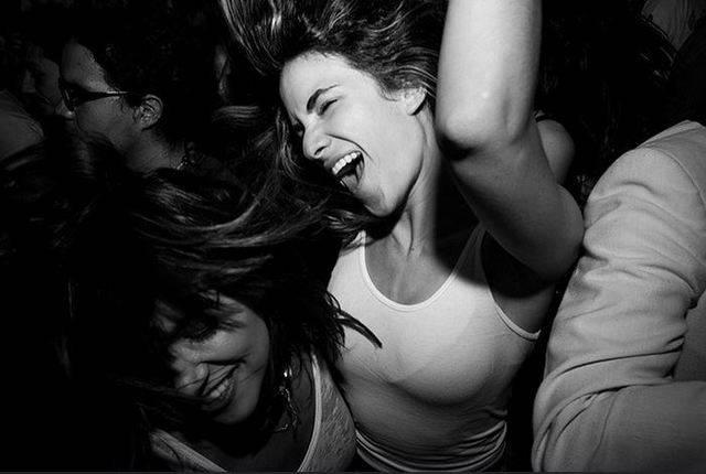 รูปภาพ:http://www.germmagazine.com/wp-content/uploads/2014/12/girl-partying.jpg