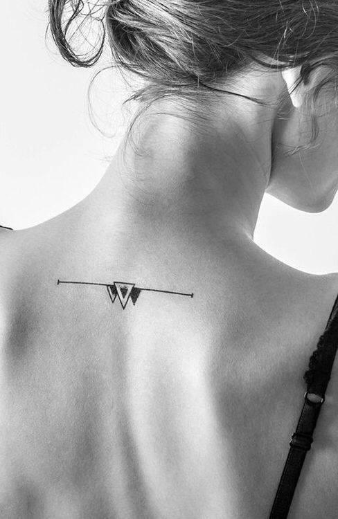 รูปภาพ:http://www.prettydesigns.com/wp-content/uploads/2015/08/20-simple-tattoos-for-women6.jpg