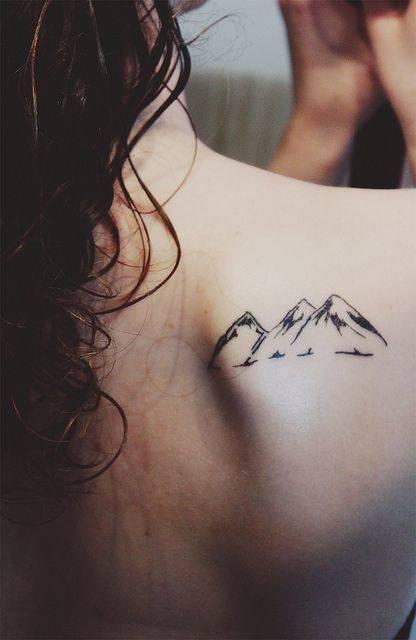 รูปภาพ:http://www.prettydesigns.com/wp-content/uploads/2015/08/20-simple-tattoos-for-women16.jpg